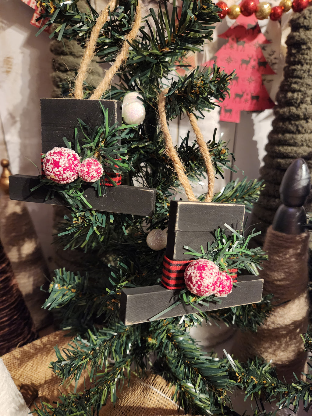 Top Hat Wood Block Christmas Ornaments 1 Flat