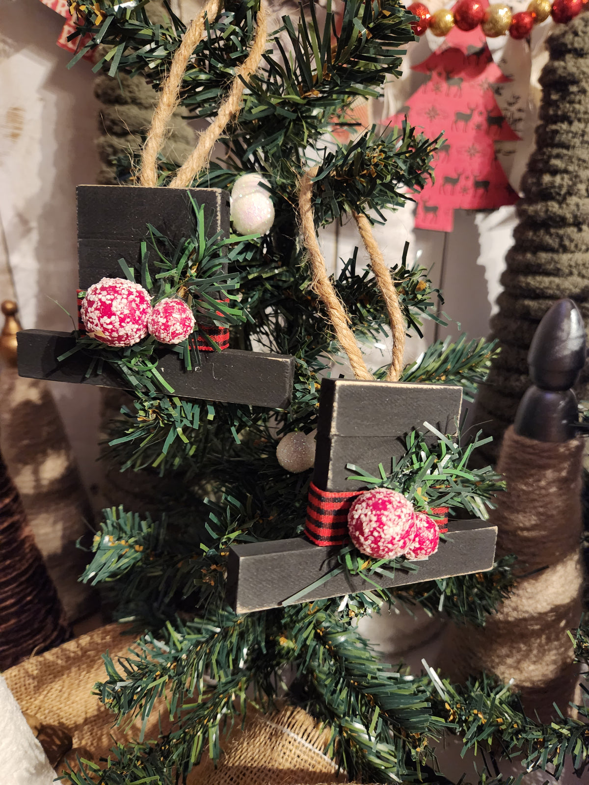 Top Hat Wood Block Christmas Ornaments 1 Flat
