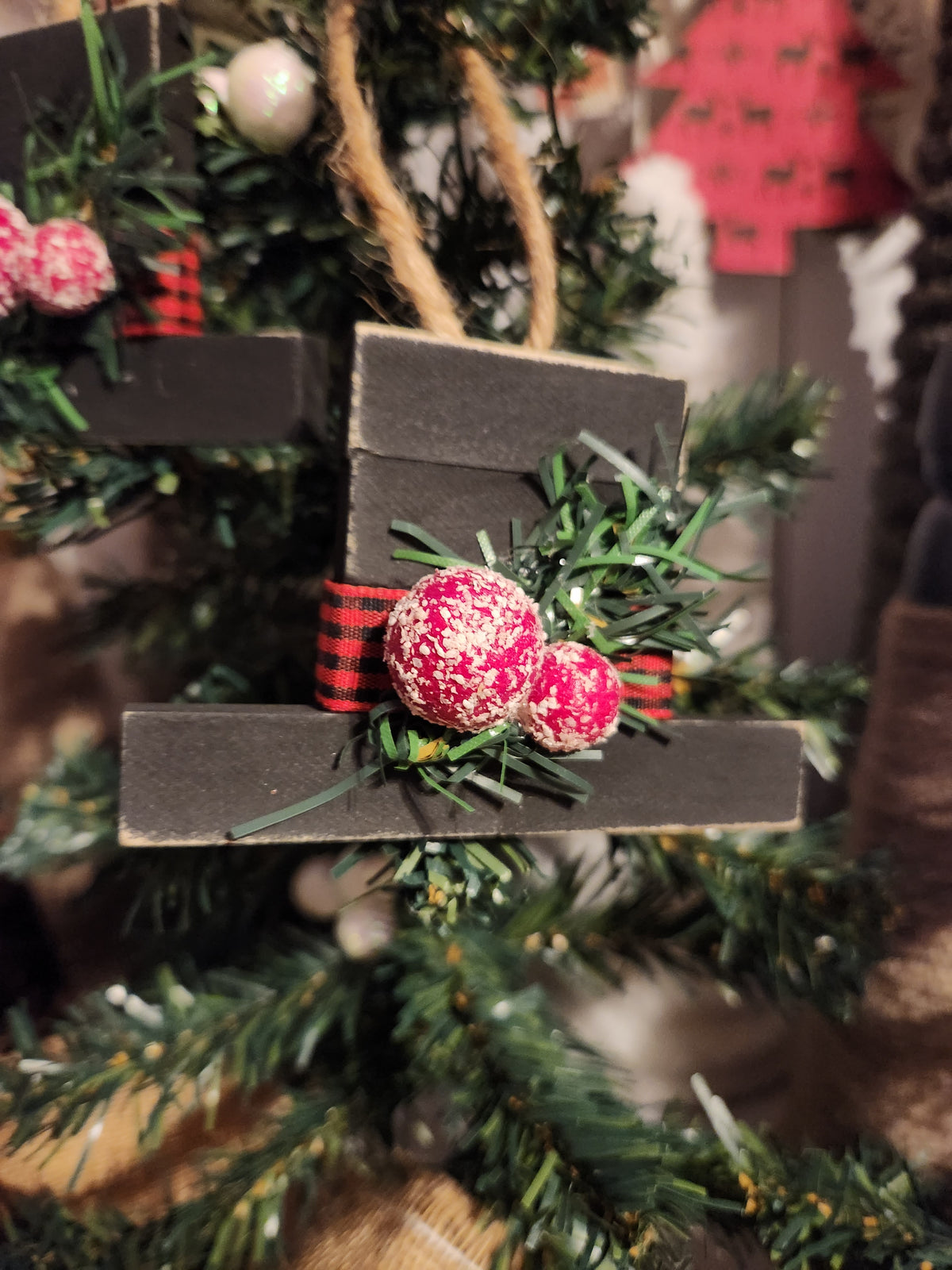 Top Hat Wood Block Christmas Ornaments 1 Flat