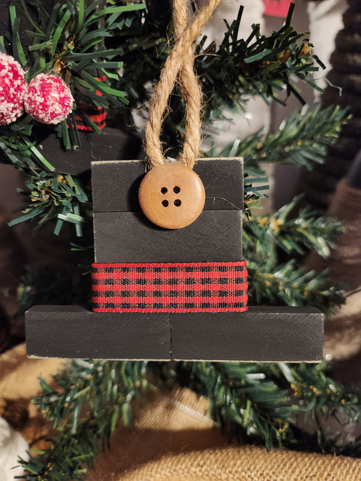 Top Hat Wood Block Christmas Ornaments 1 Flat