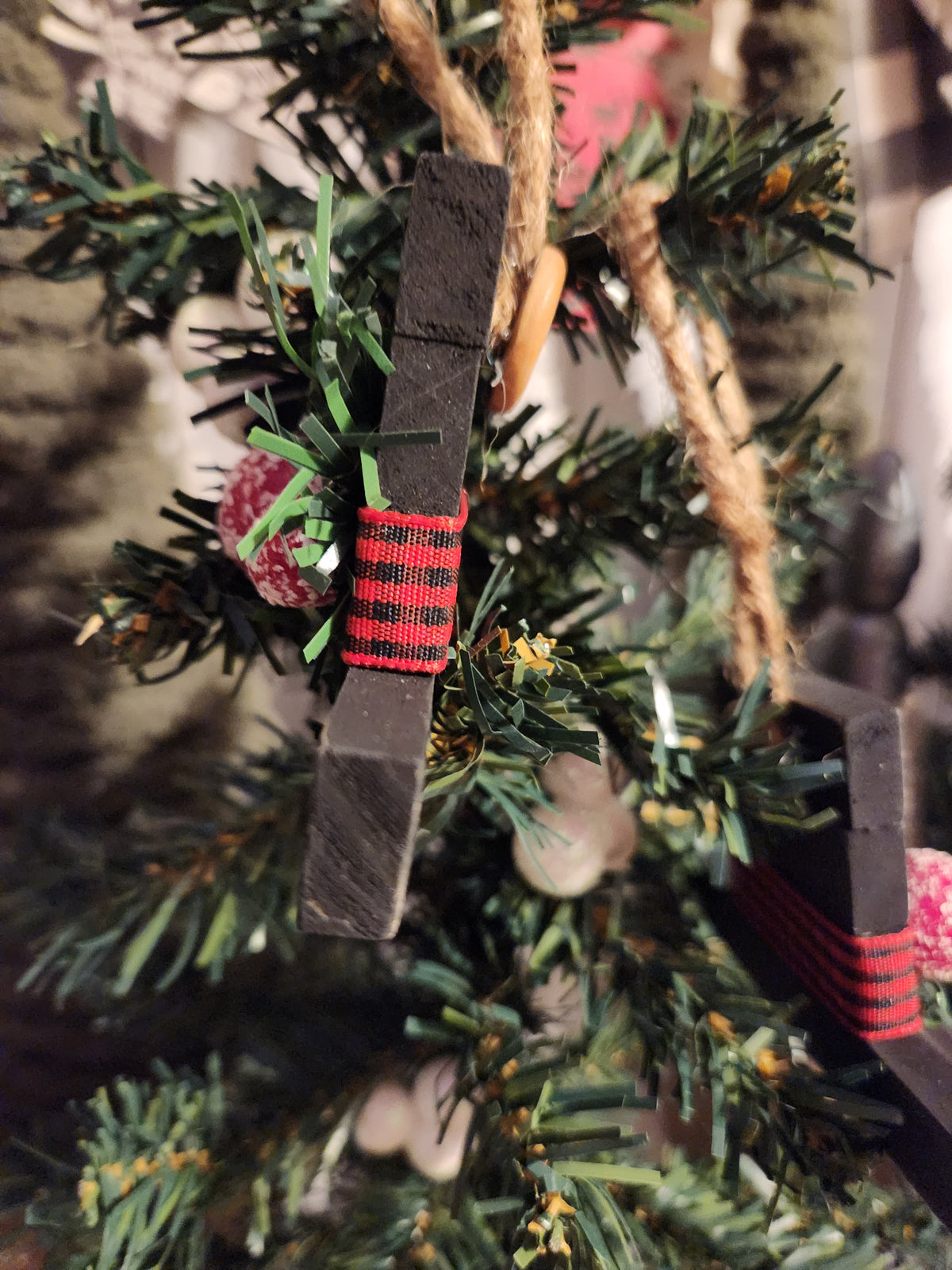 Top Hat Wood Block Christmas Ornaments 1 Flat
