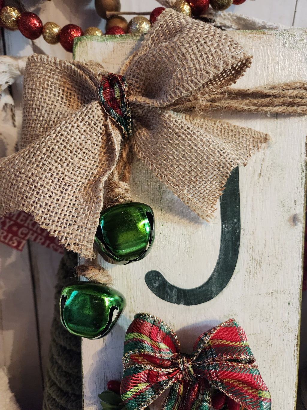 CHRISTMAS WOODEN SIGN_LEANER, JOY (GRN)