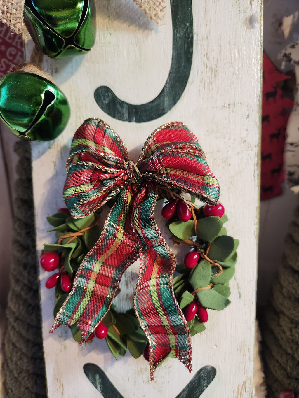 CHRISTMAS WOODEN SIGN_LEANER, JOY (GRN)