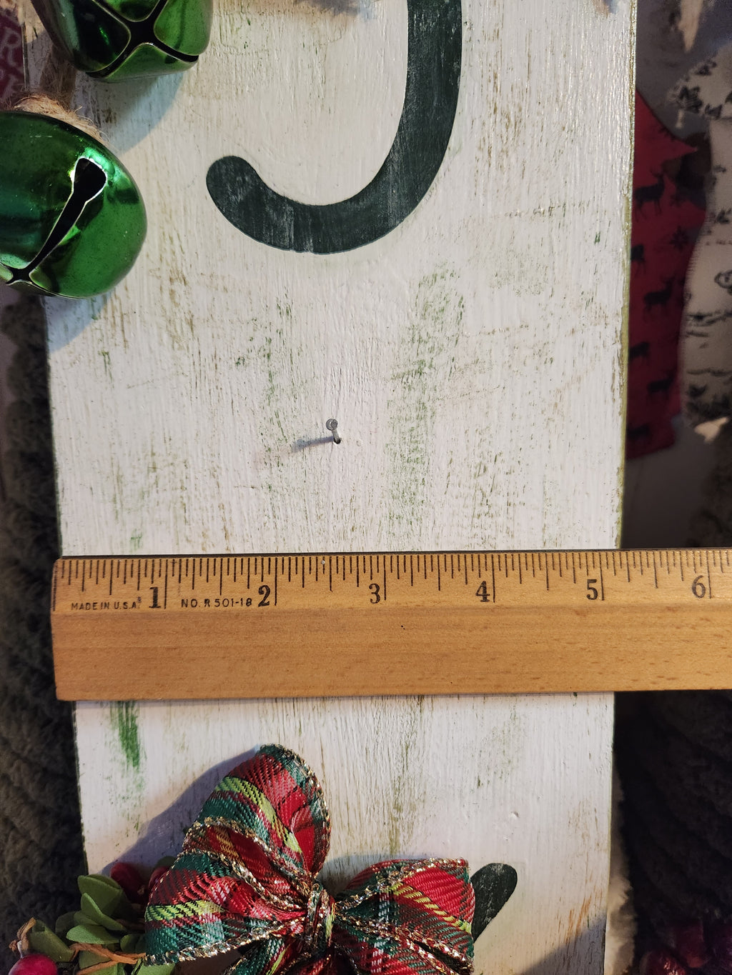 CHRISTMAS WOODEN SIGN_LEANER, JOY (GRN)