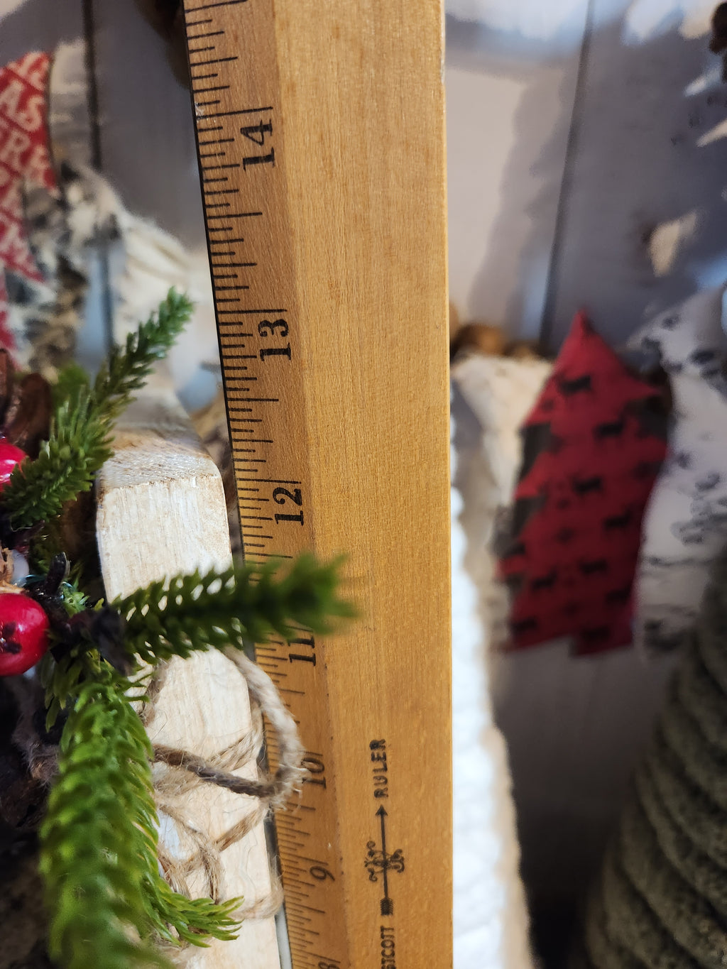 CHRISTMAS CARD HOLDER VINTAGE SANTA
