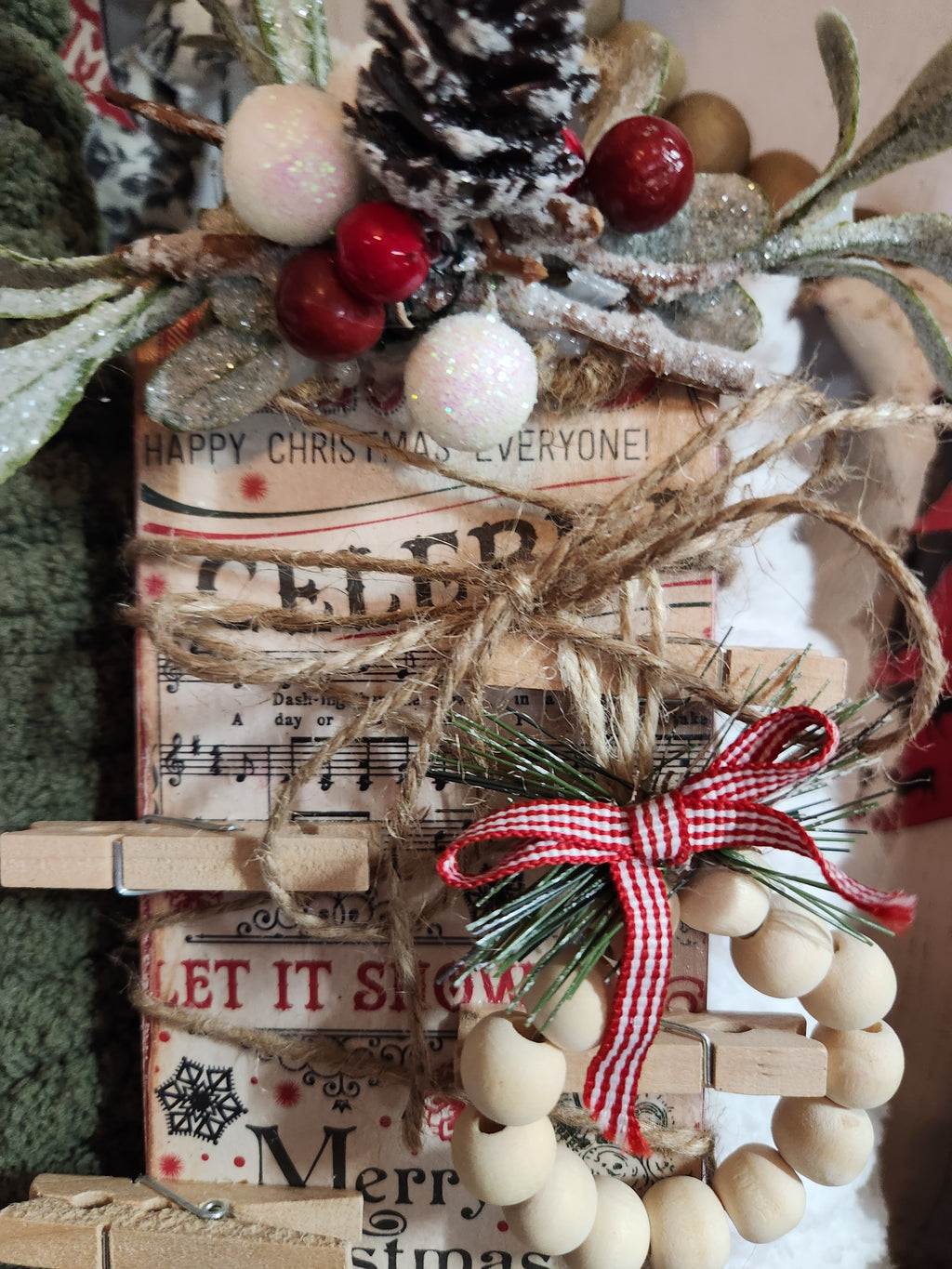 CHRISTMAS CARD HOLDER CHRISTMAS GREETINGS
