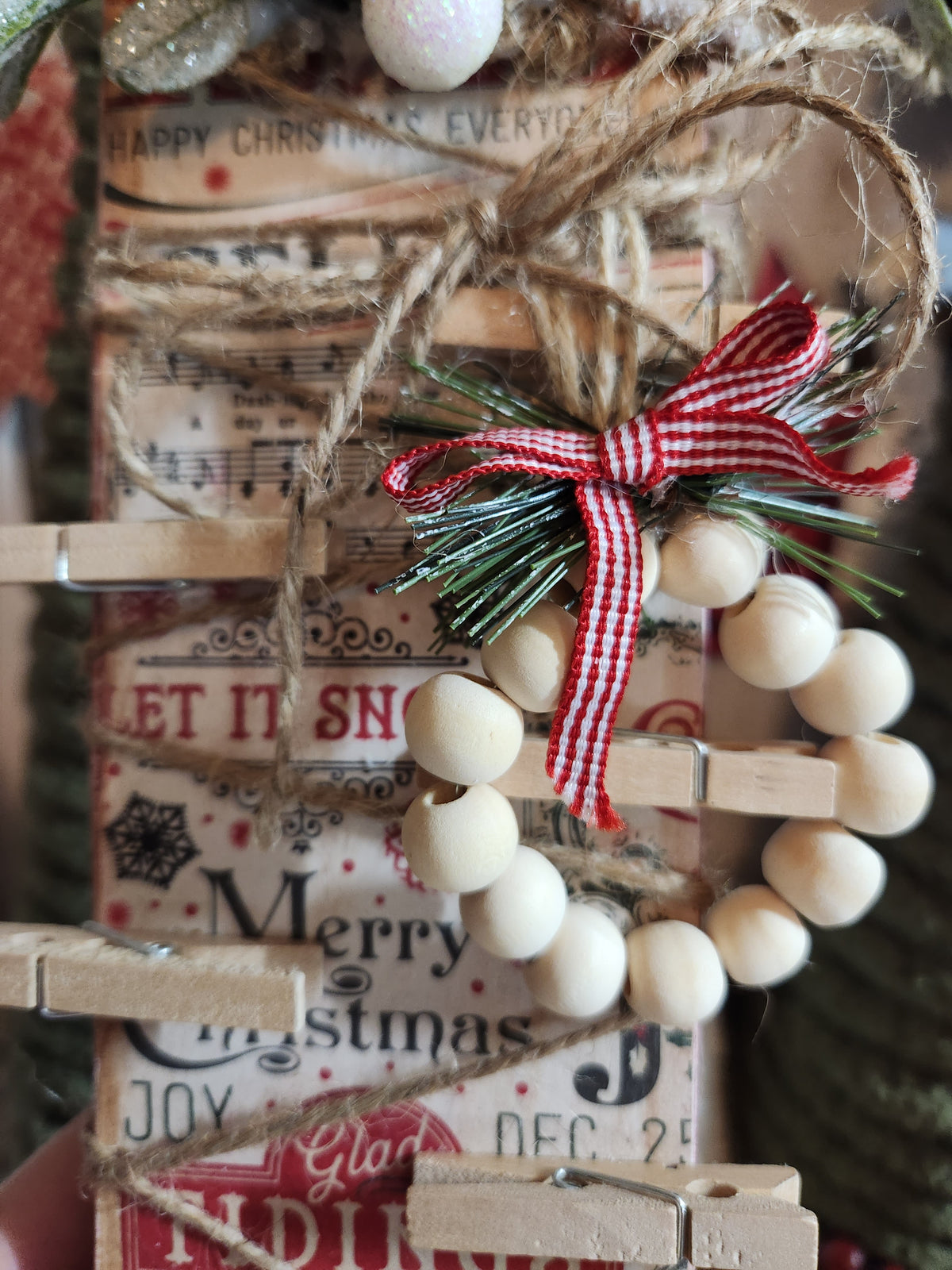 CHRISTMAS CARD HOLDER CHRISTMAS GREETINGS